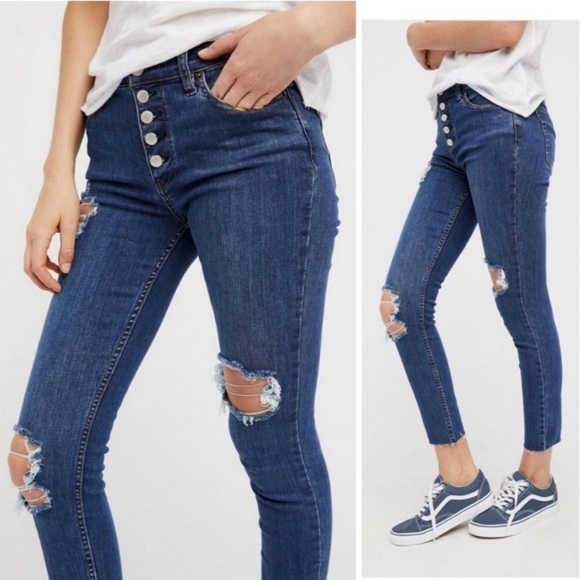 FREE PEOPLE Reagan Destroyed Button Front Jeans 28 - Picture 2 of 8